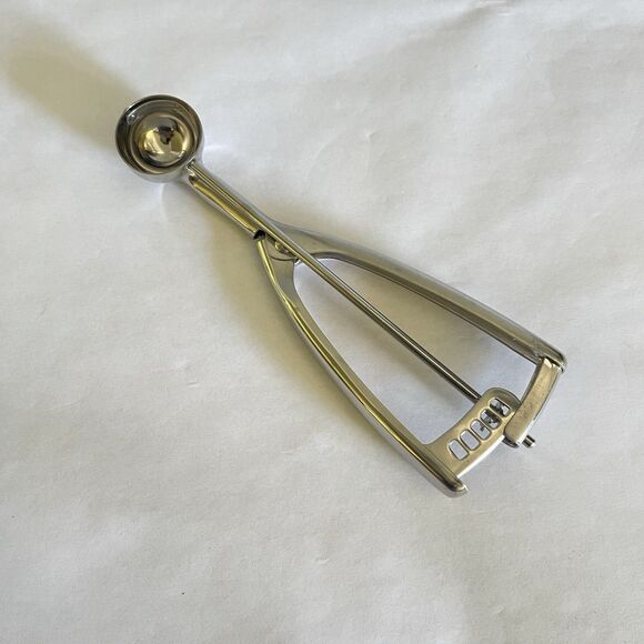 Vollrath Stainless Steel Round 3/8 Oz. #100 47161 Squeeze Disher Ice Cream Scoop - Picture 1 of 5